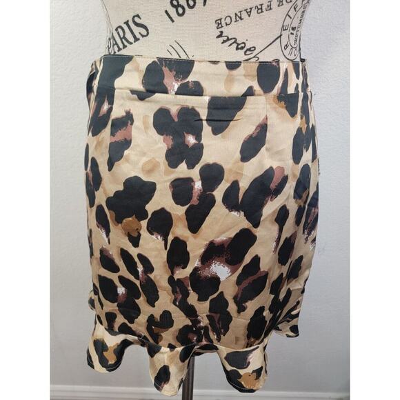 Nasty Gal Collection Mini Skirt Size 4 Faux Wrap Satin Animal Print Ruffle - Picture 4 of 7
